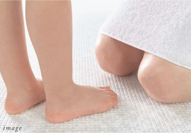 お掃除ラクラクほっカラリ床