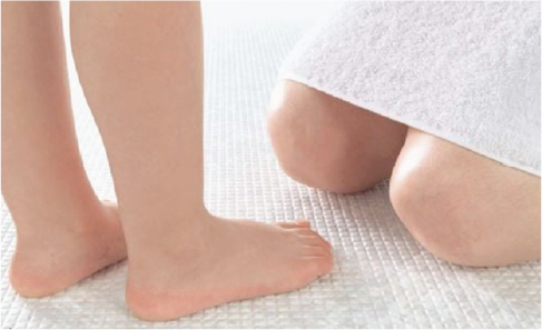 お掃除ラクラクほっカラリ床