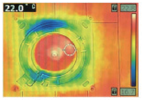 室内の排気熱がセラミックへ蓄熱されていく様子