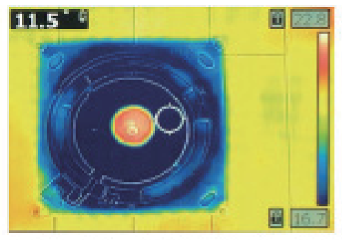 蓄熱された熱が室内へ給気されていくファンの様子